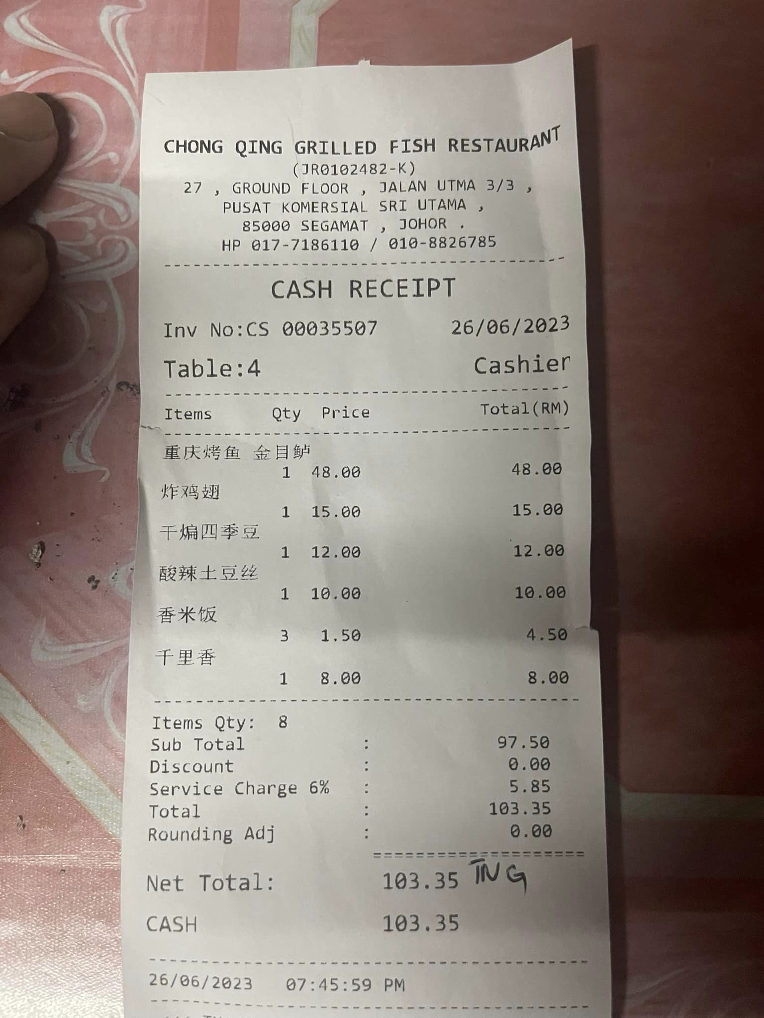 Original receipt the customer should pay to the grilled fish restaurant