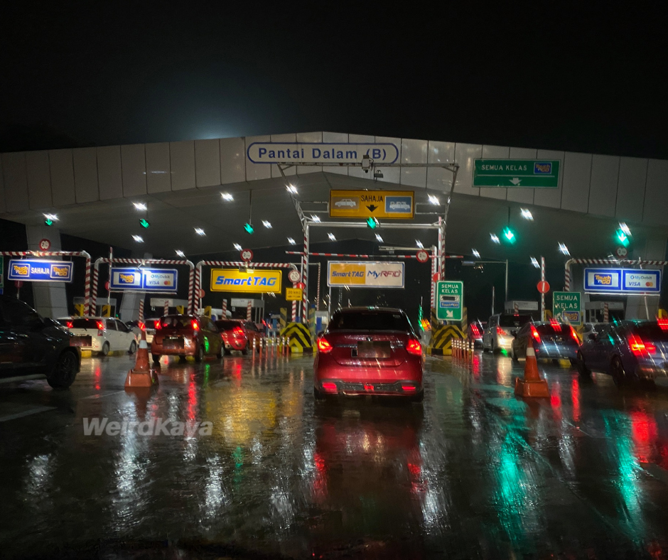 Pantai dalam toll booth