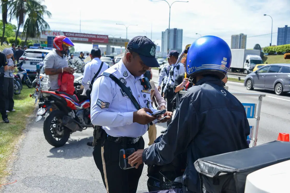 PDRM summon riders not using motorcycle lane