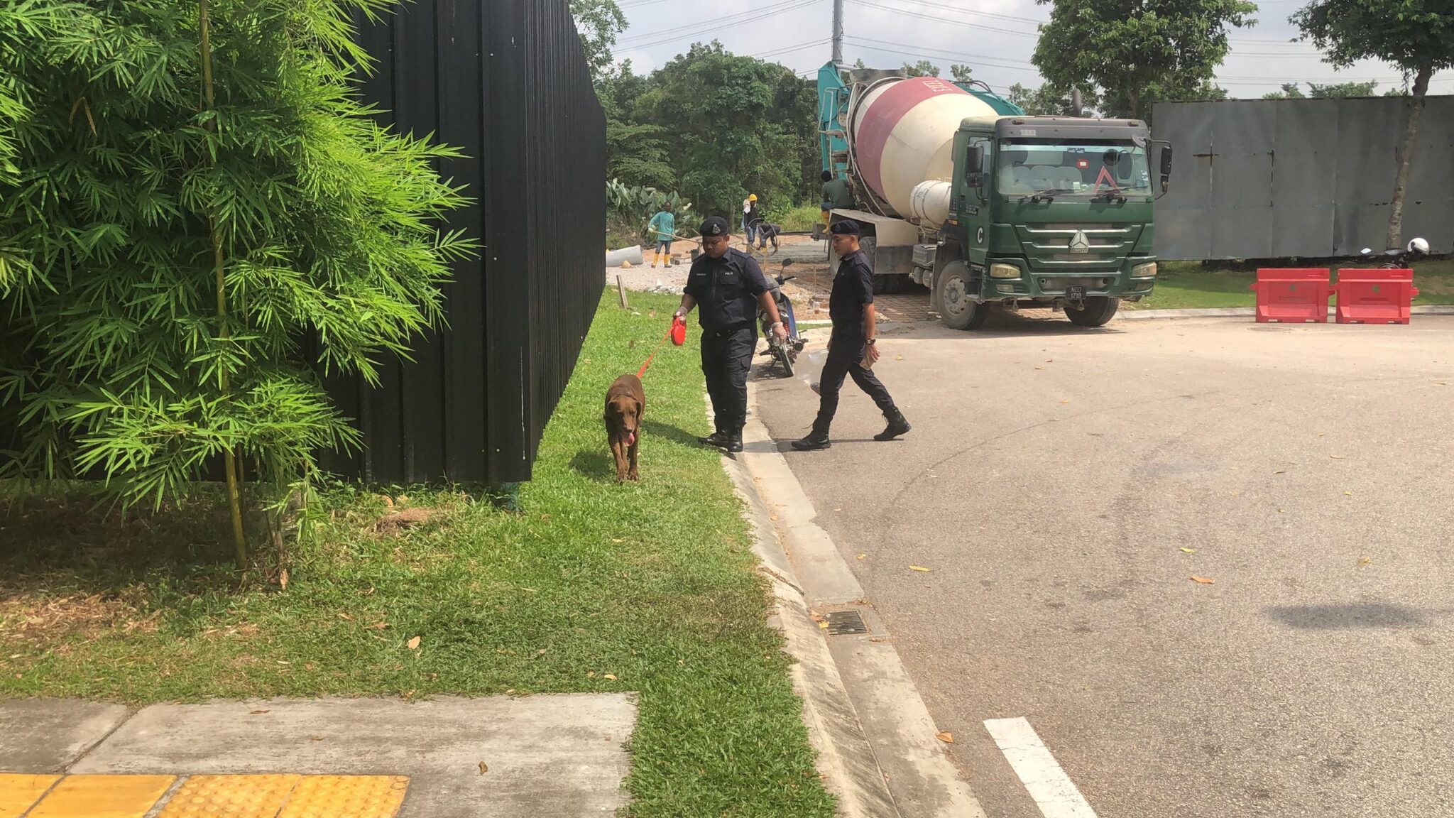 Pdrm's k9 unit searching for jia hui