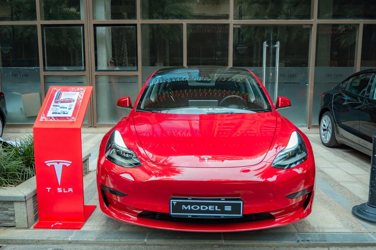 Elon musk's tesla granted permit to enter malaysia market, says tengku zafrul | weirdkaya