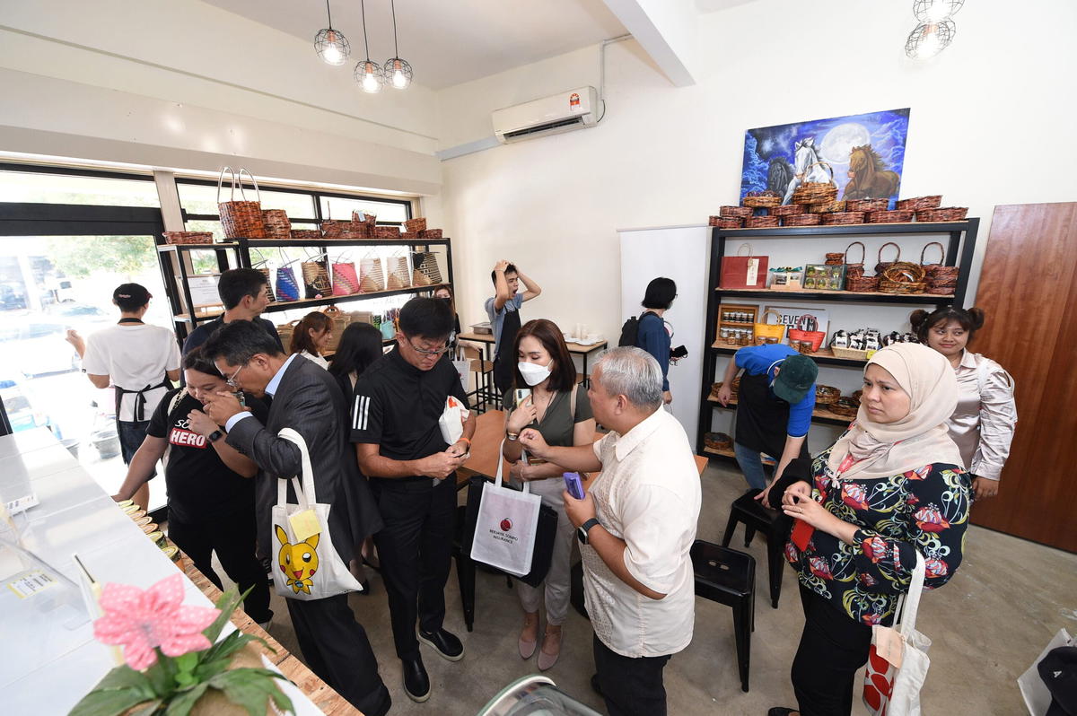 Sompo welfare foundation grants rm32,000 to seven tea one for halal herbal tea centre | weirdkaya