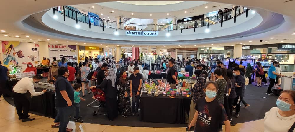 Capitaland invites cat enthusiasts to join the meow fiesta 2023 at the mines & 3 damansara | weirdkaya