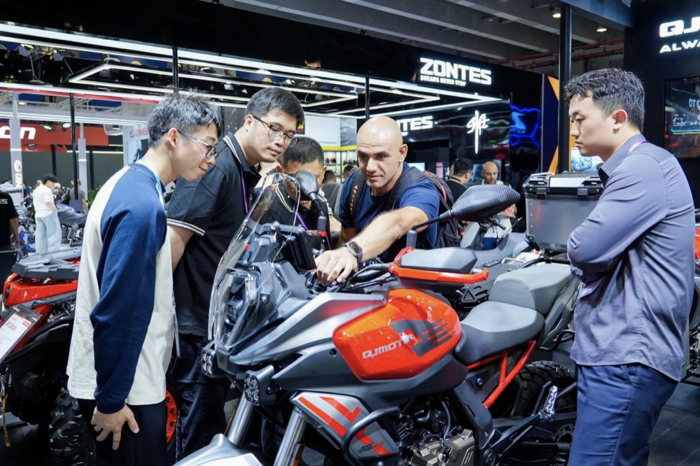 Qjmotor makes a stunning appearance with its full categories at the canton fair