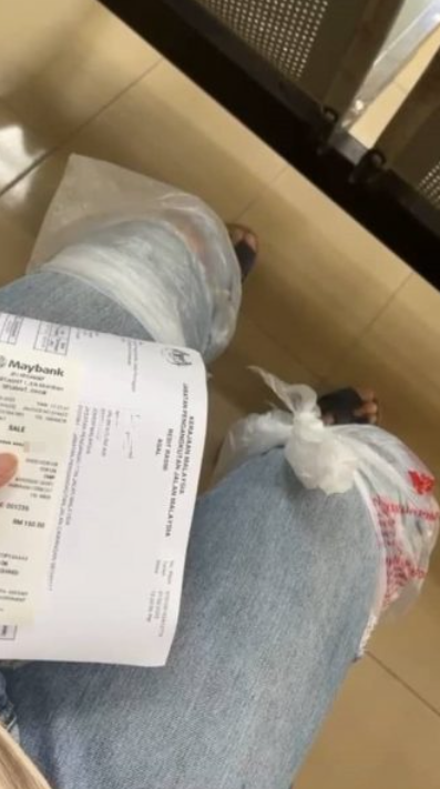 Johor man ties torn jeans with plastic bag