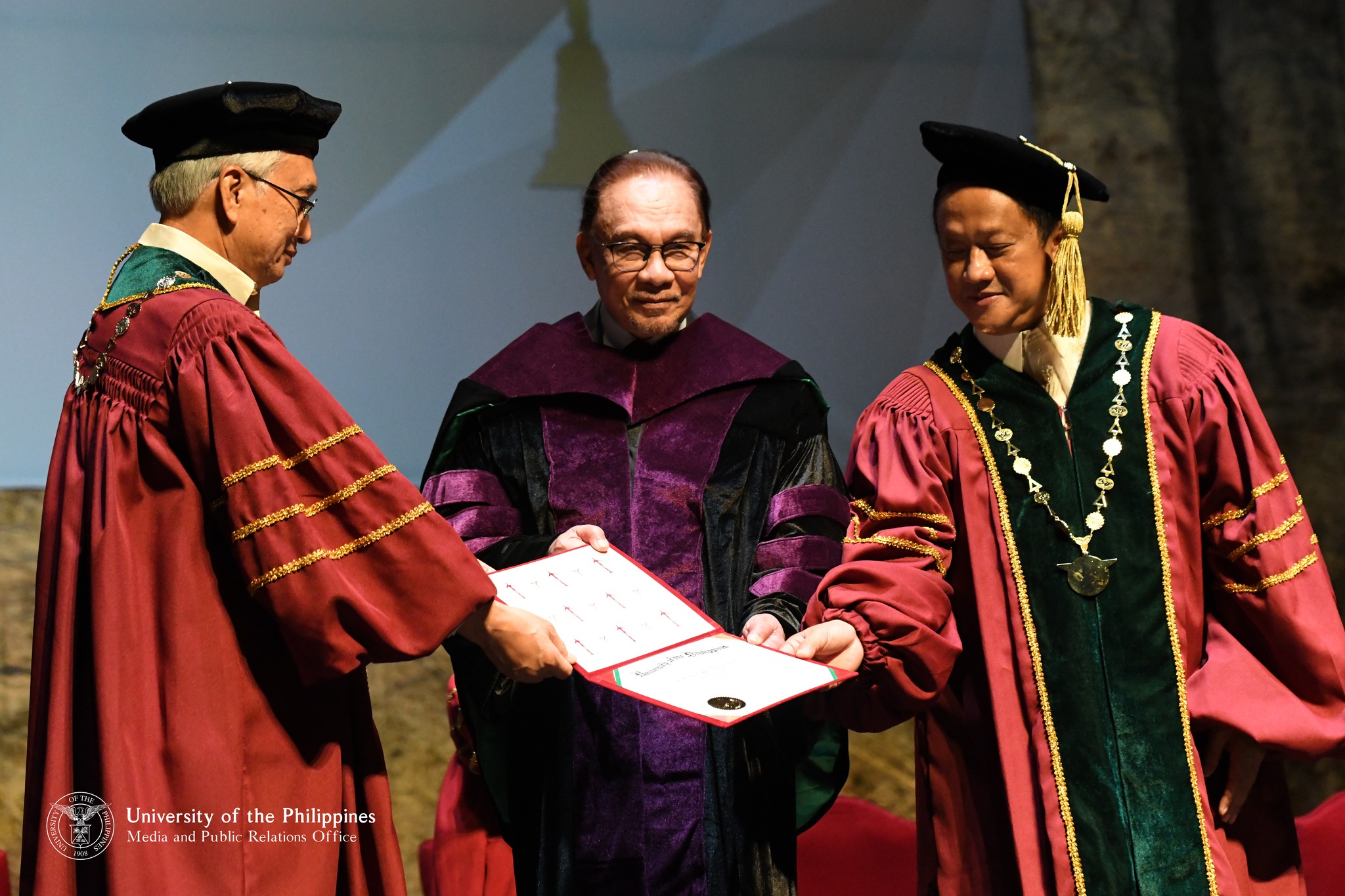 Pm anwar awarded doctorate degree 01