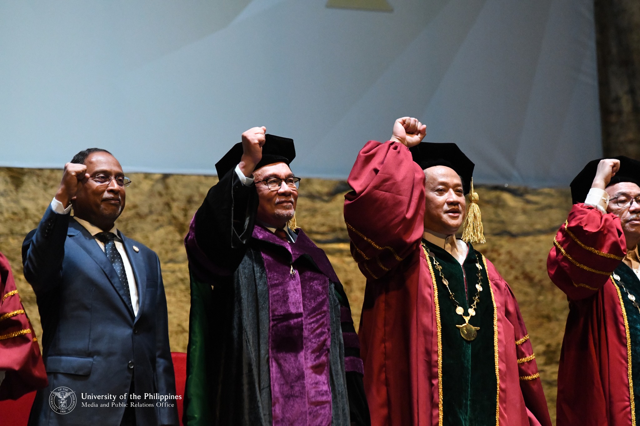 Pm anwar awarded doctorate degree 03