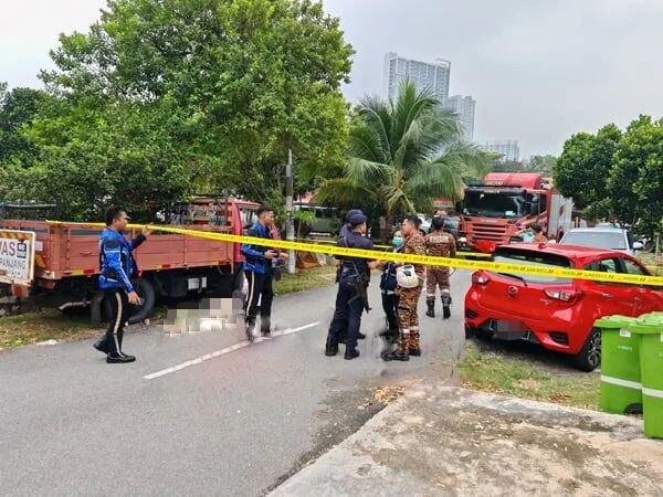Police at scene of freak accident in Kepong