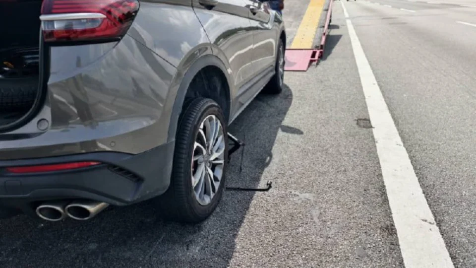 Proton X50 of woman who got killed while changing flat tyre