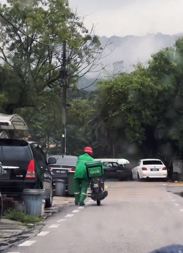 Pushing the motor at roadside