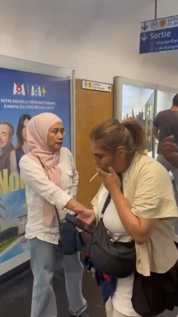Rawi holds on to thief who stole her wallet