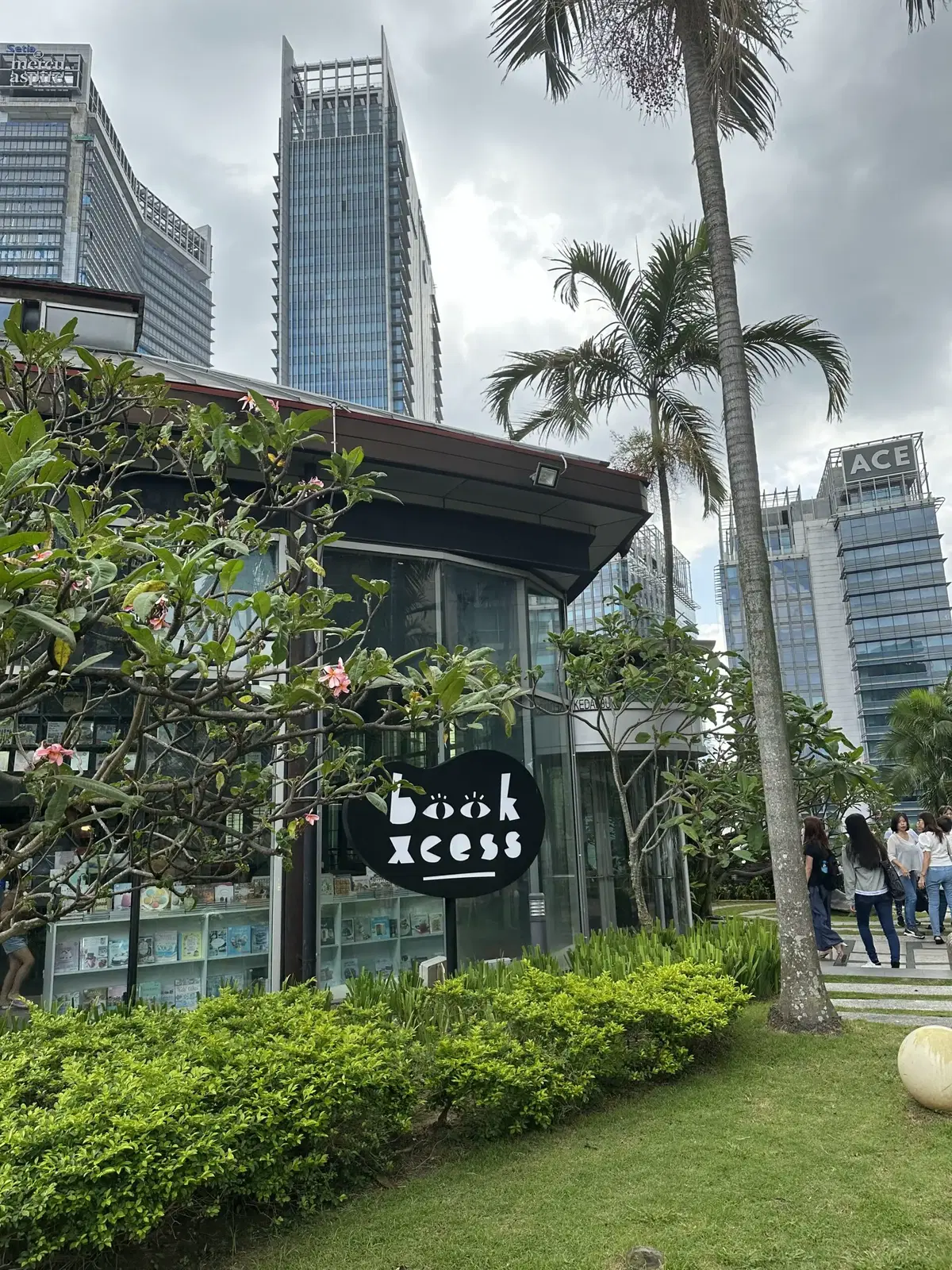 Rooftop the gardens mall