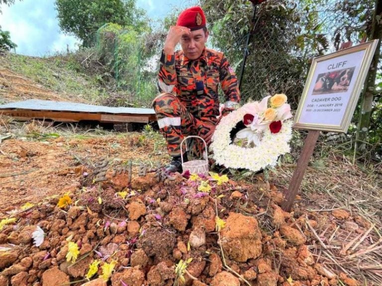 Sarawak rescue team stephen mourns for cliff