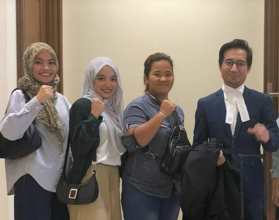 3 m'sian students win lawsuit against ex-english teacher who was absent for 7 months, get awarded rm150,000 by court