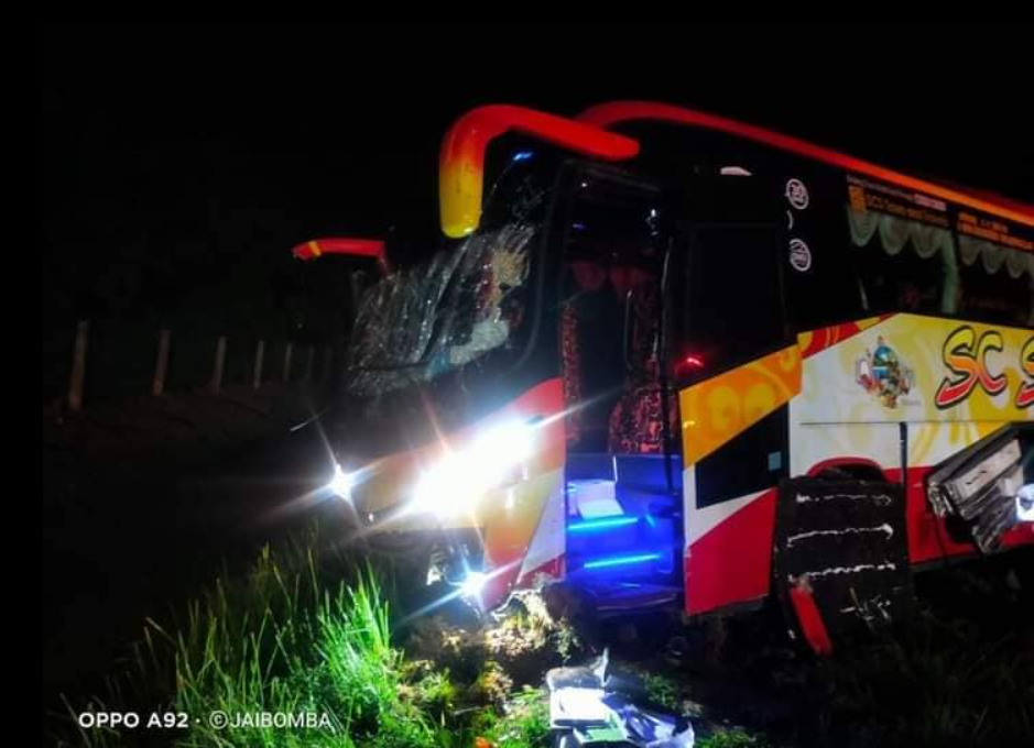 M’sian bus driver thrown out and dies, 8 passengers injured in johor accident