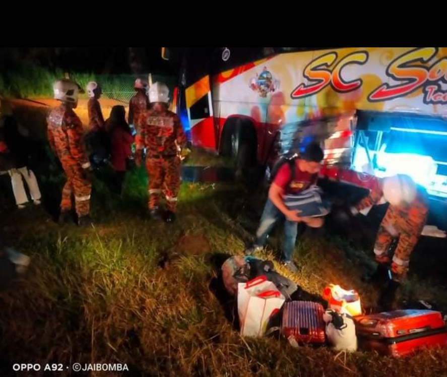 M’sian bus driver thrown out and dies, 8 passengers injured in johor accident