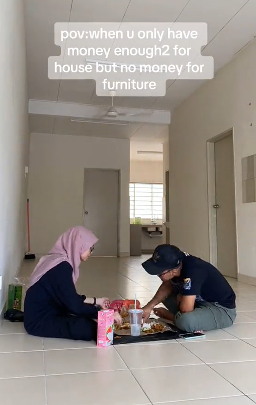 M’sian couple stay cheerful despite having no furniture for new house, say they will buy when they have money