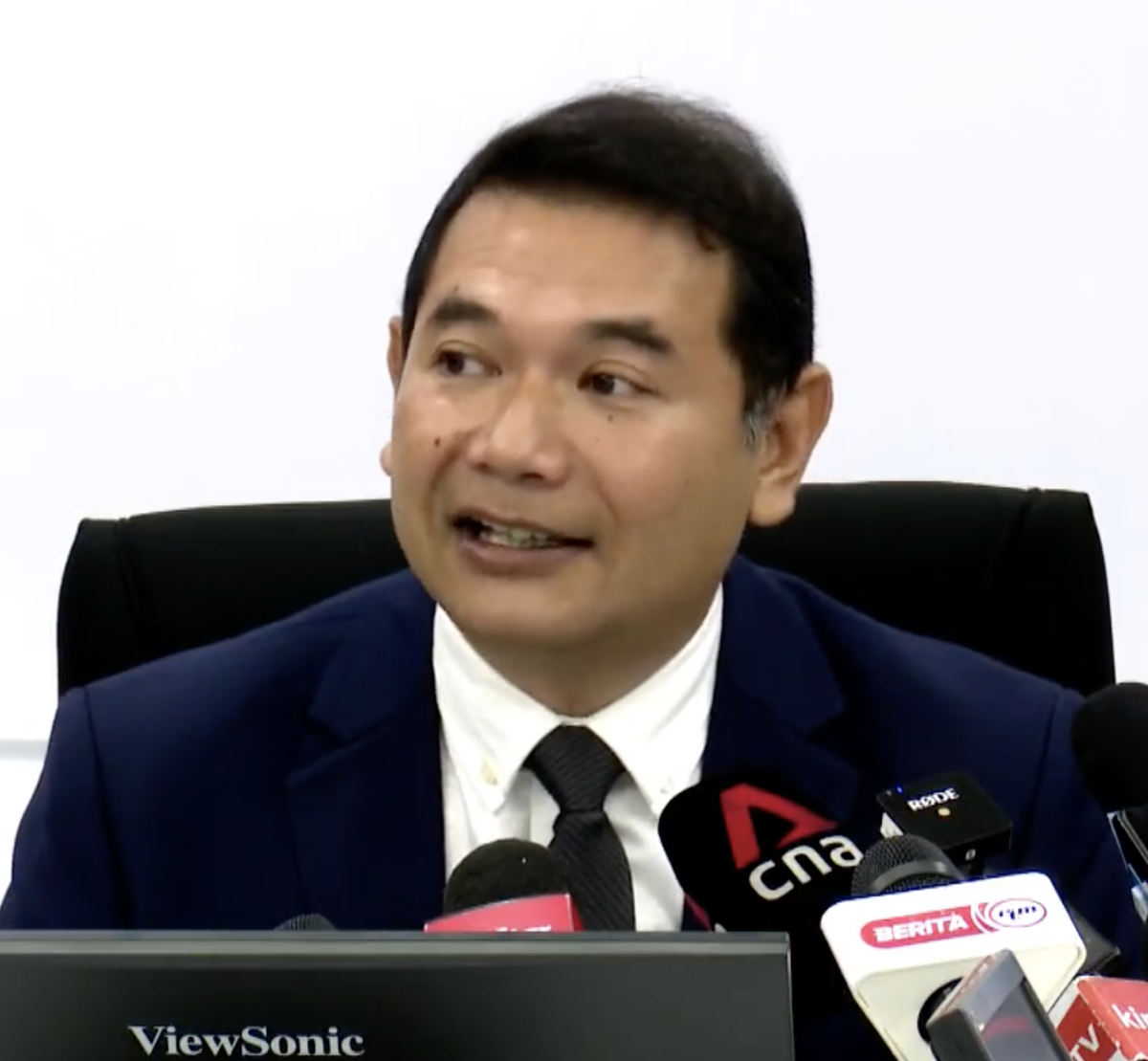 Rafizi: anwar making himself finance minister justifiable due to “extraordinary circumstances” | weirdkaya