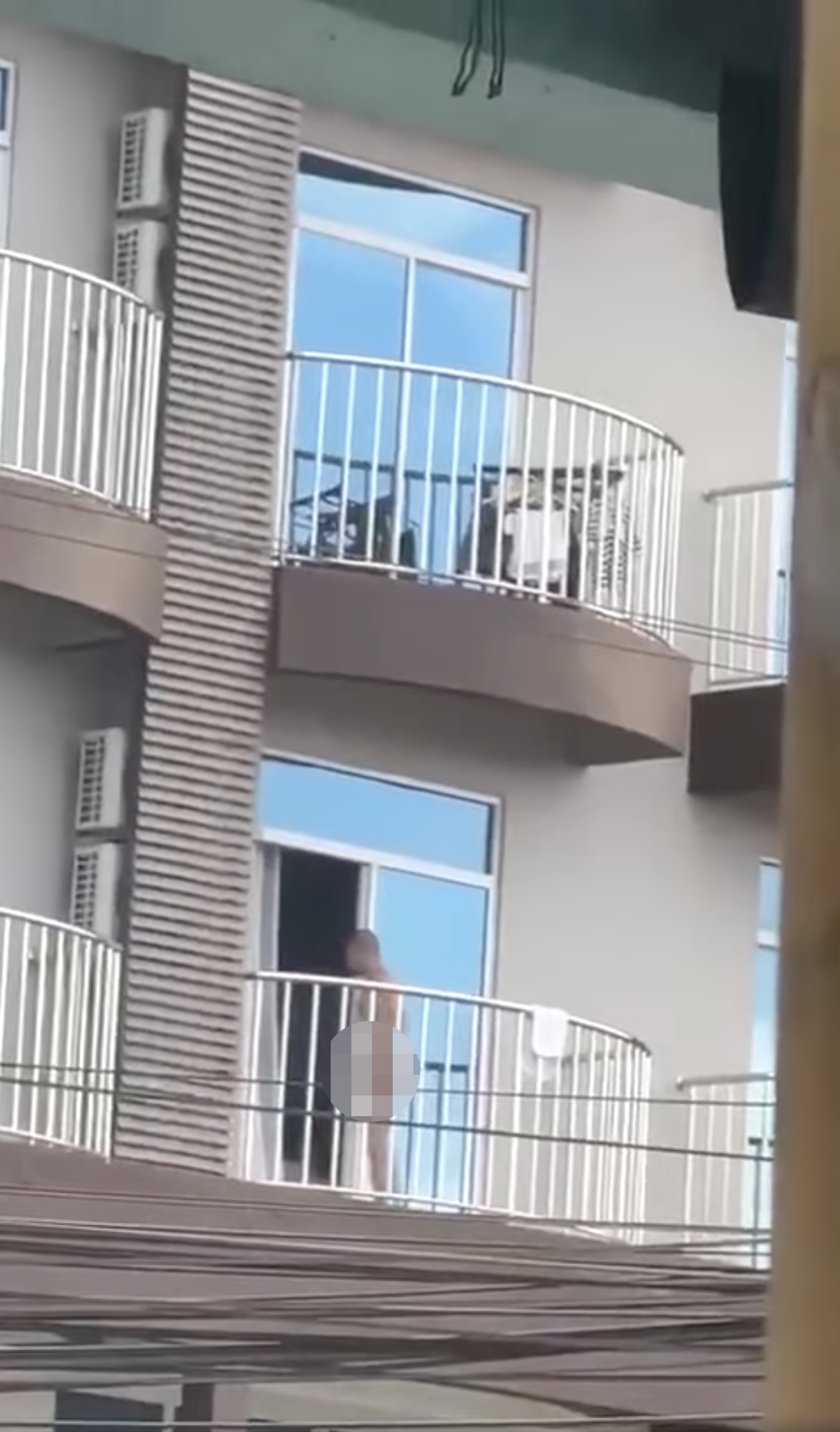 Tourist seen walking naked at sabah hotel balcony, nabbed by police | weirdkaya
