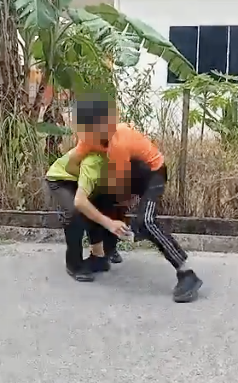 Viral clip shows secondary school students kicking, punching classmate in sarawak, 4 arrested by police  | weirdkaya