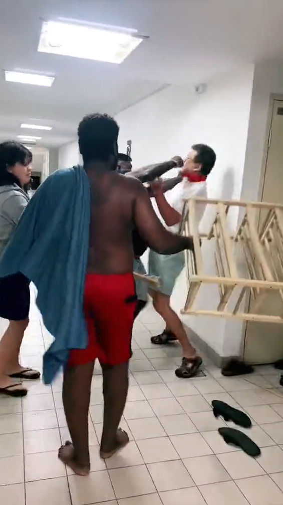 Man fights neighbour at johor apartment as he was unhappy with the loud noise, police investigating