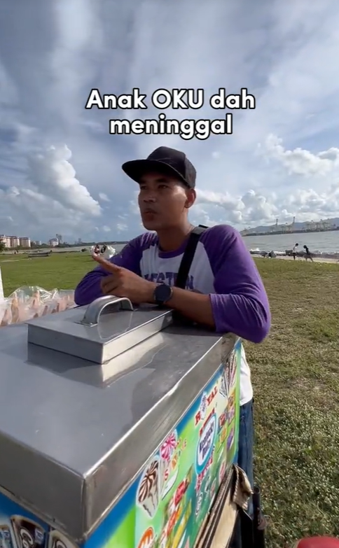 Msian food vendor sharing his story about his oku son