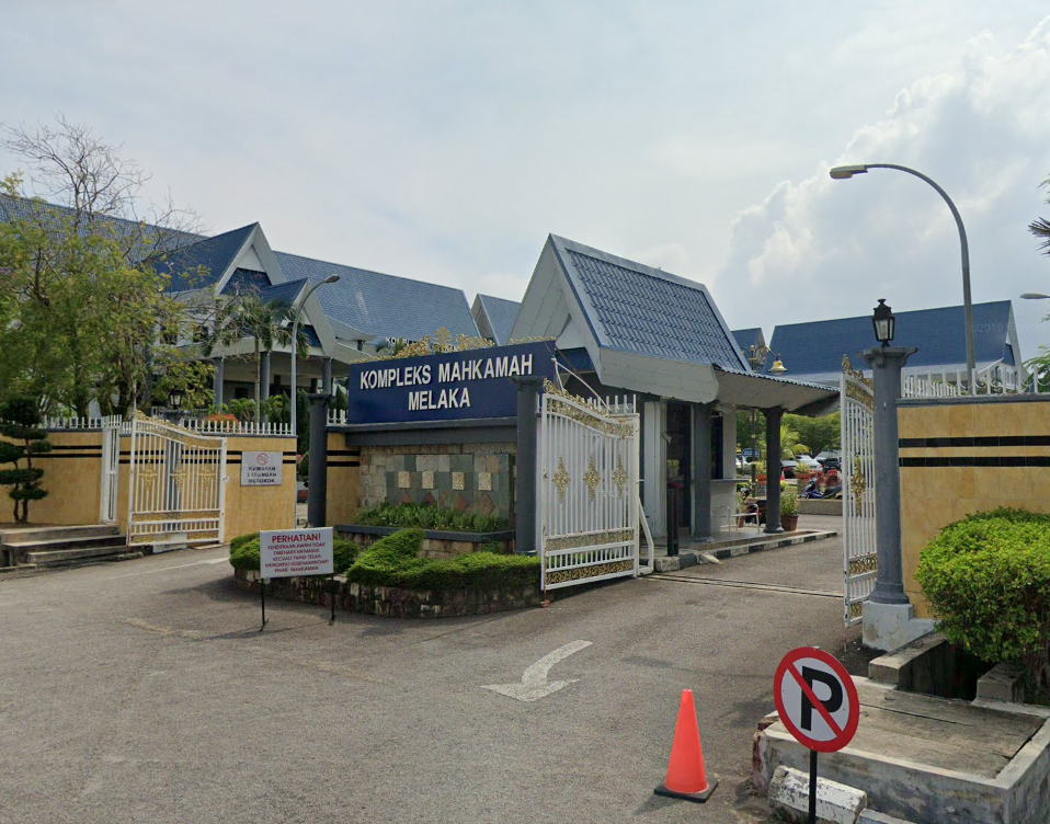 The entrance of ayer keroh court complex