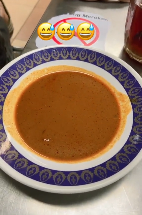 Man gets served a plate of curry instead of maggi kari soup at puchong mamak