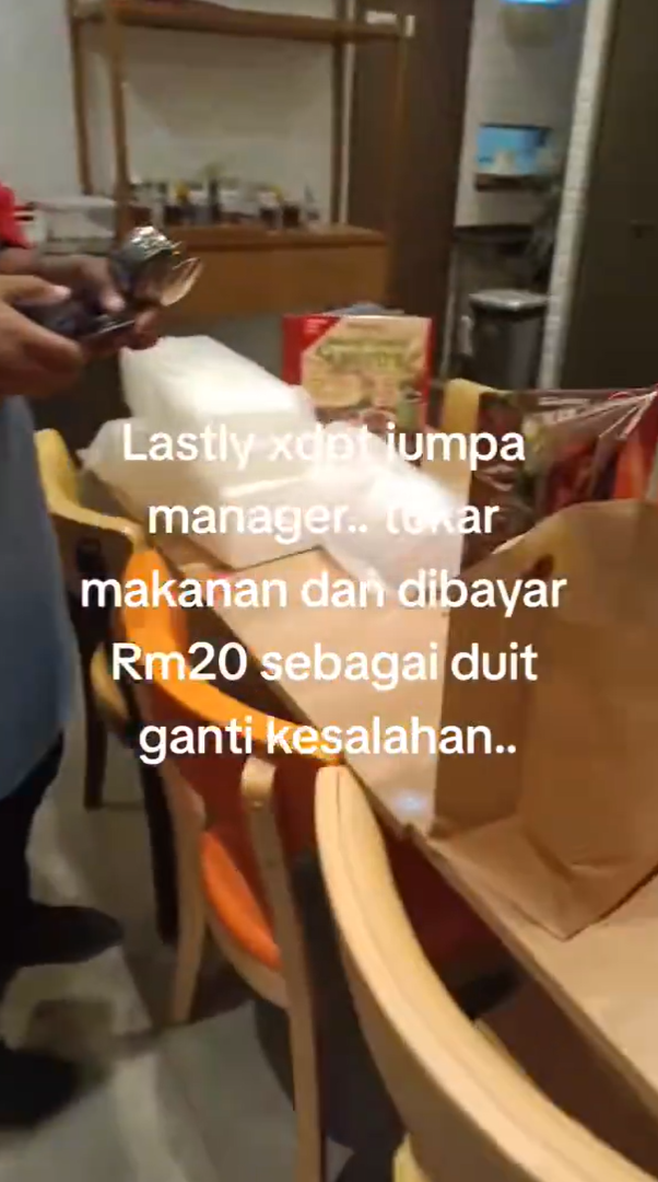 M'sian man scolds staff for getting his order wrong