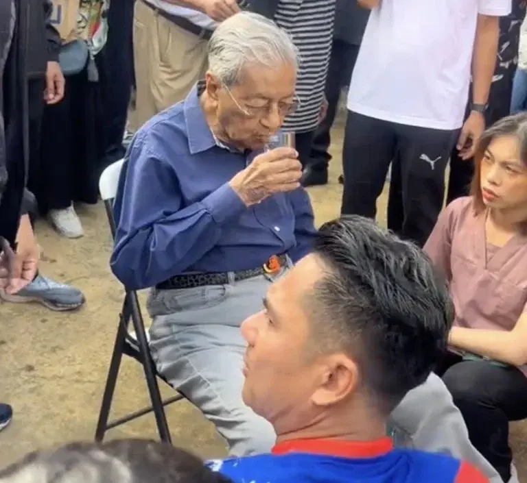 Tun M keletihan kayuh basikal
