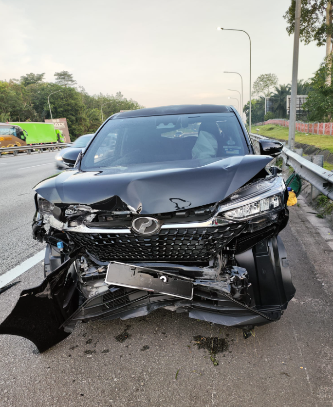 M'sian woman waits 8 months for brand new perodua alza, wrecks it in an accident 2 hours after getting it