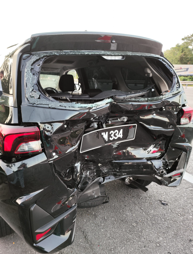 M'sian woman waits 8 months for brand new perodua alza, wrecks it in an accident 2 hours after getting it