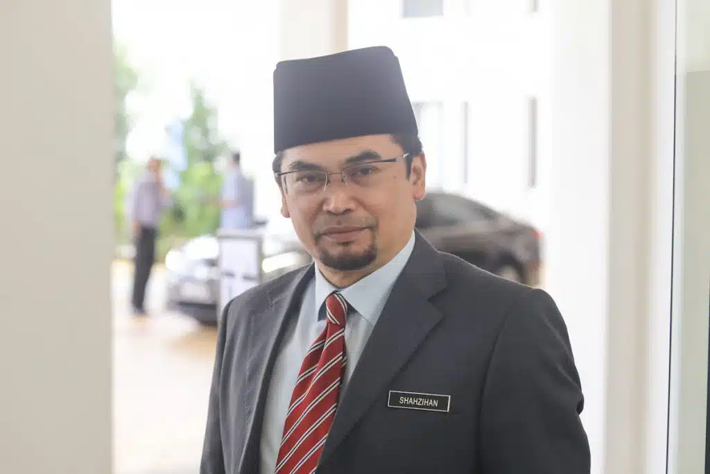 Selangor islamic religious department (jais) director datuk mohd shahzihan ahmad