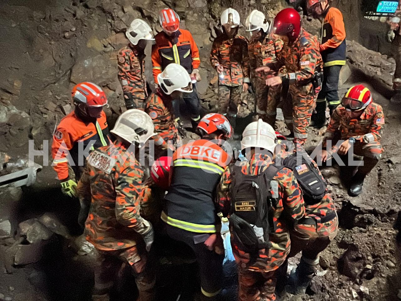 Seputeh landslide security killed 05