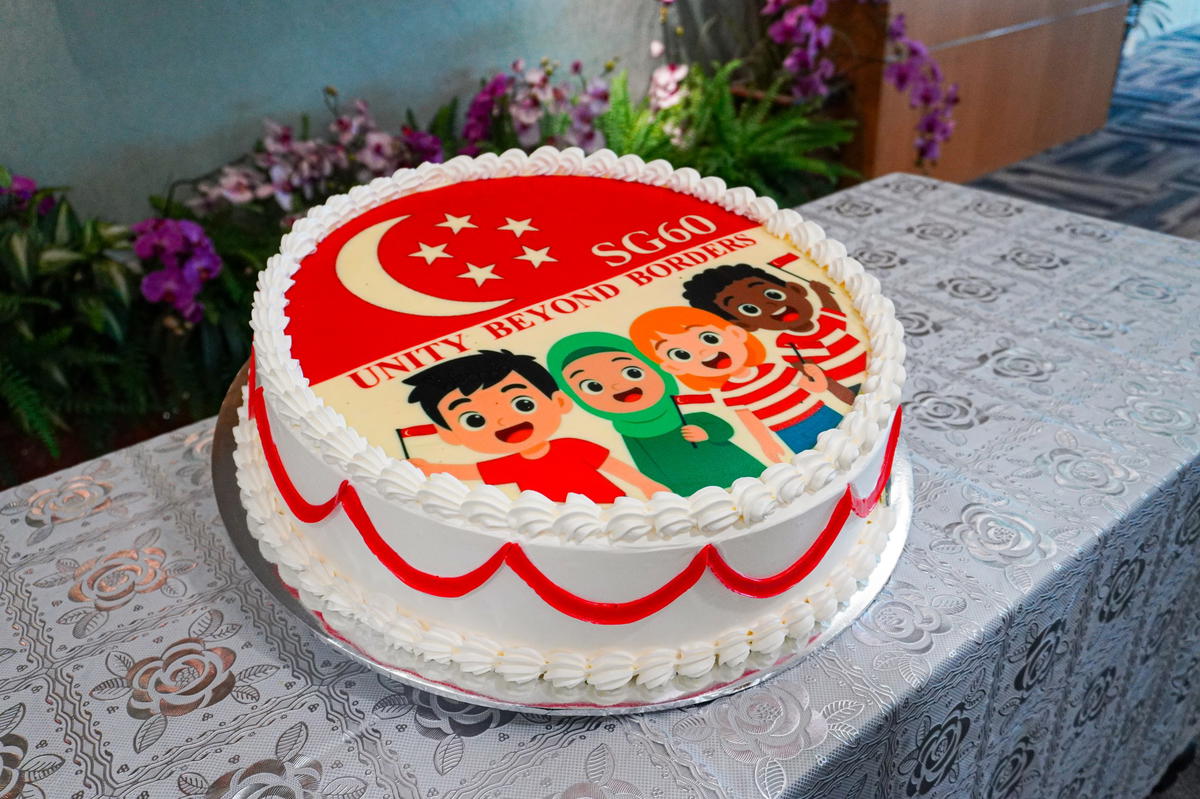 SG 60TH CAKE BDAY FROM M'SIA