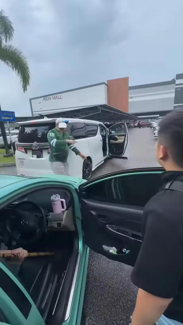 SG man goes back to car