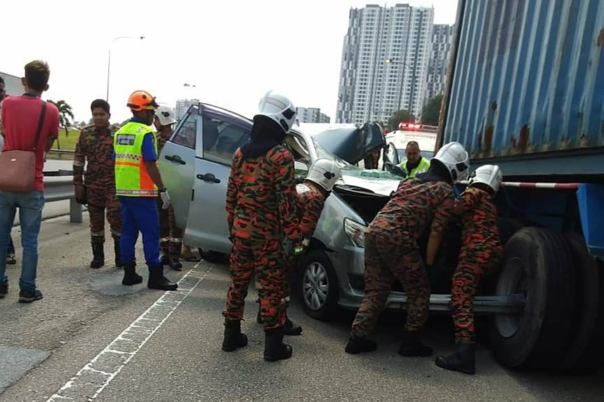 Sg man suffers brain damage in jb road accident