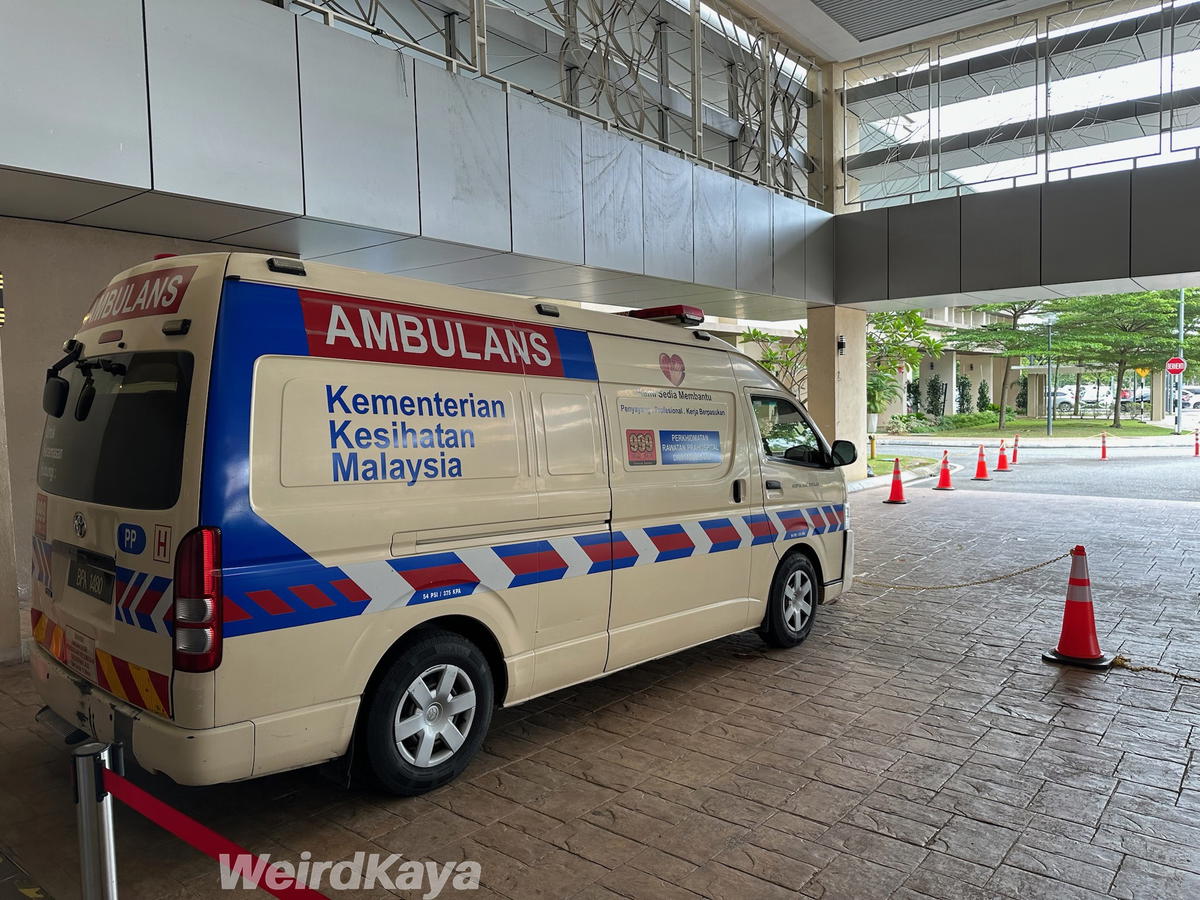 Shah Alam Hospital_Ambulance