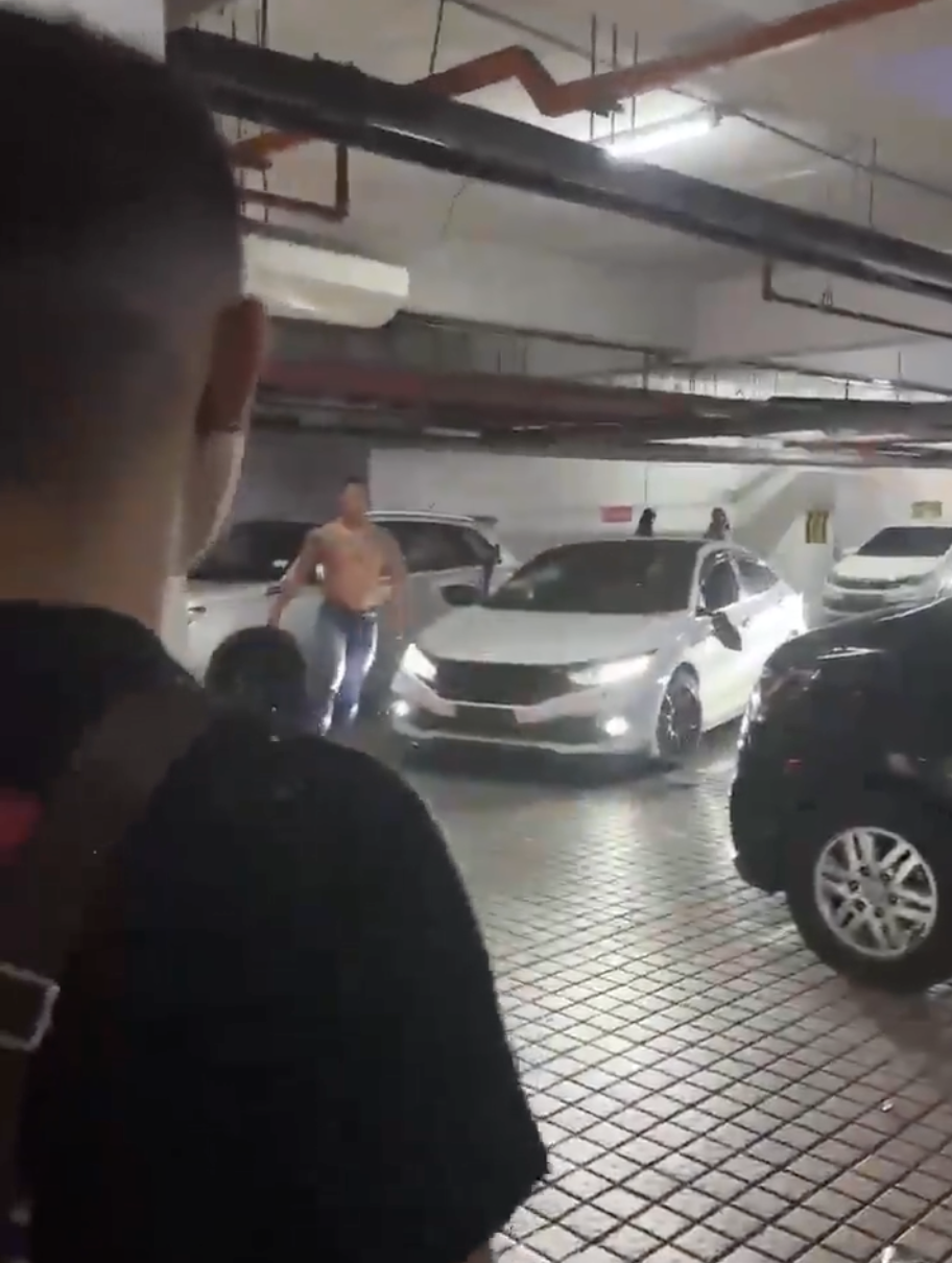 Shirtless men vandalise honda civic in broad daylight at miri mall, police investigating | weirdkaya