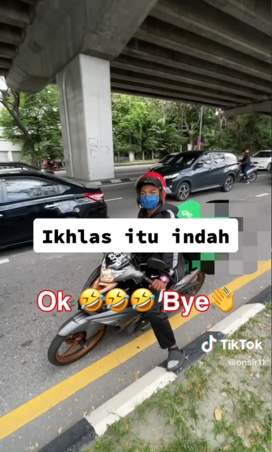 19yo delivery rider praised for honesty over accident at bukit jalil | weirdkaya