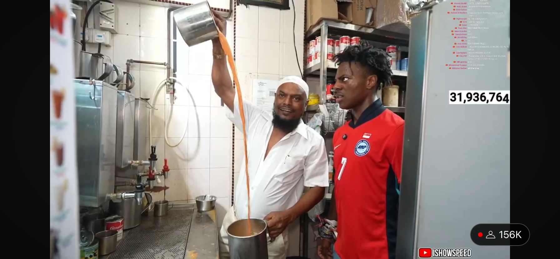 Singaporean vendor making teh tarik for ispeedshow