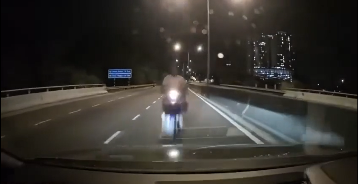 Sleeping pose in Johor car accident (1)