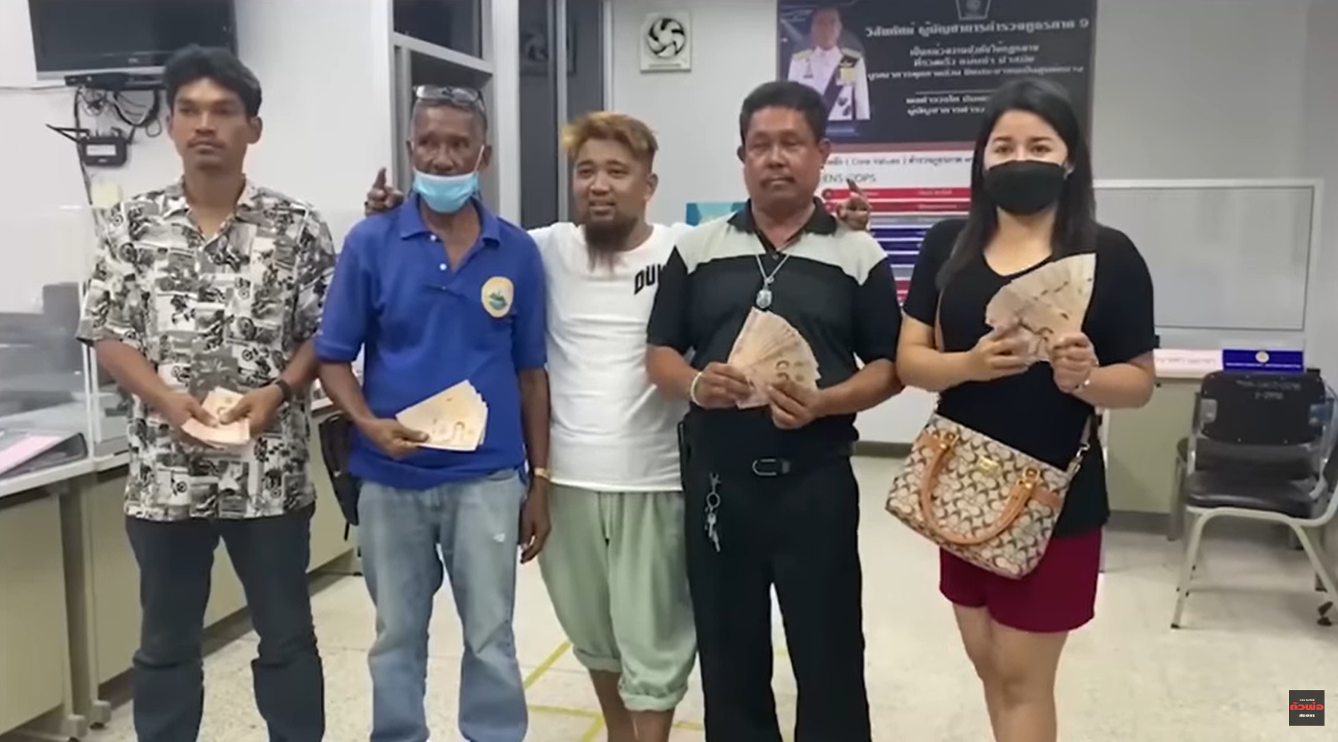 Abdul raii azmi pays thai carowners