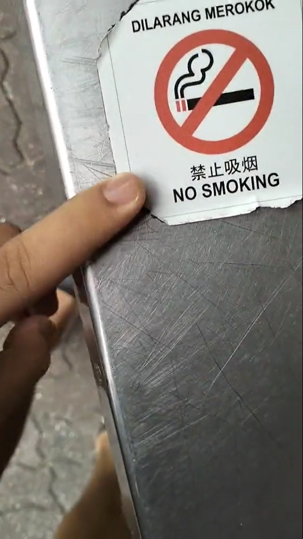 M'sian man gets aggressive after being told not to smoke at mamak restaurant