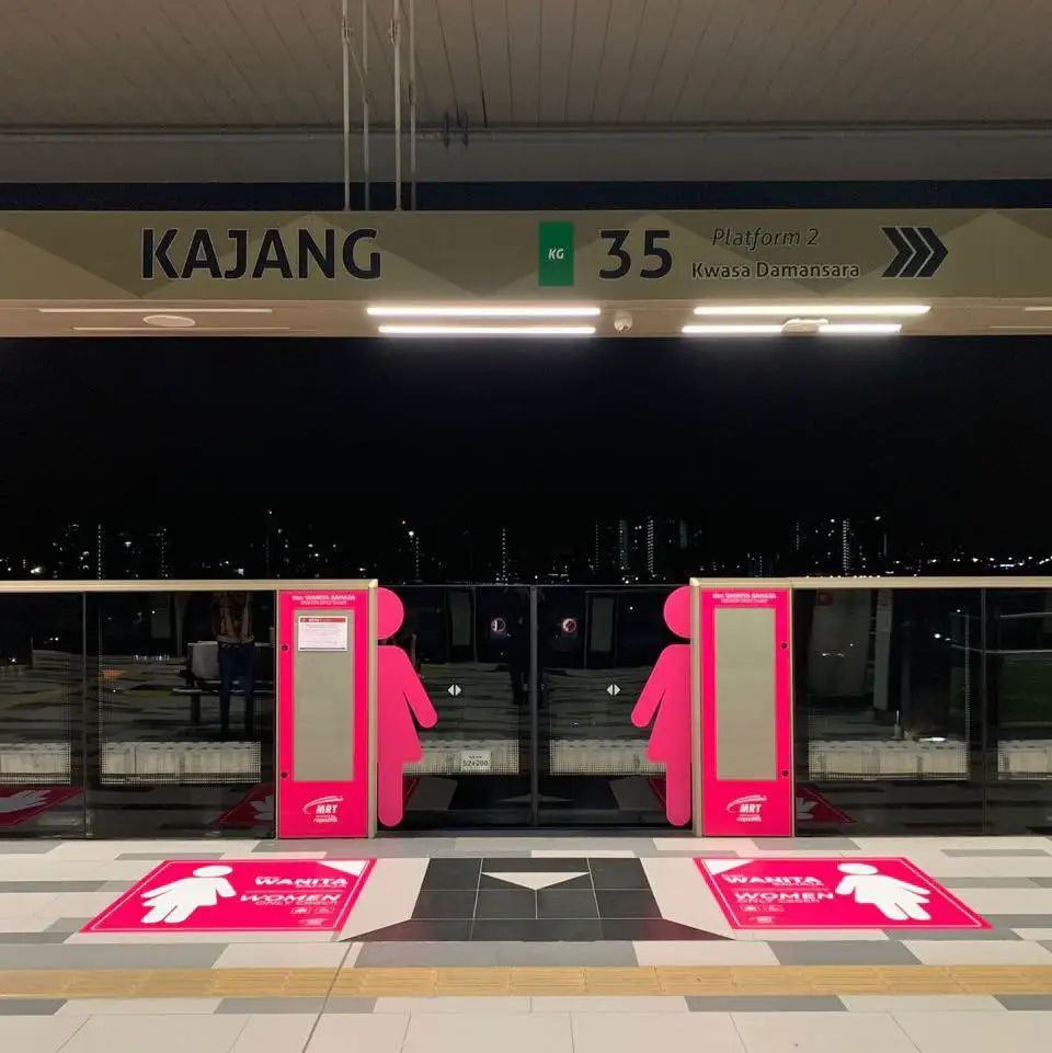 Rapidkl's female-only coach on kajang mrt line officially begins today