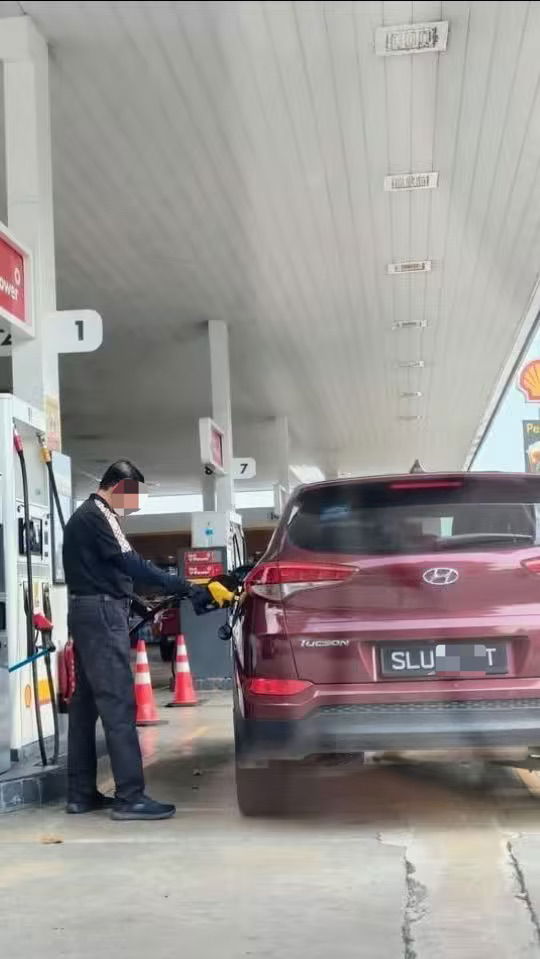 S'pore PHV pumping RON95 (1)