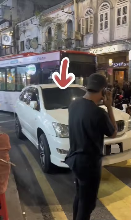 Suv parked illegally at petaling street intersection