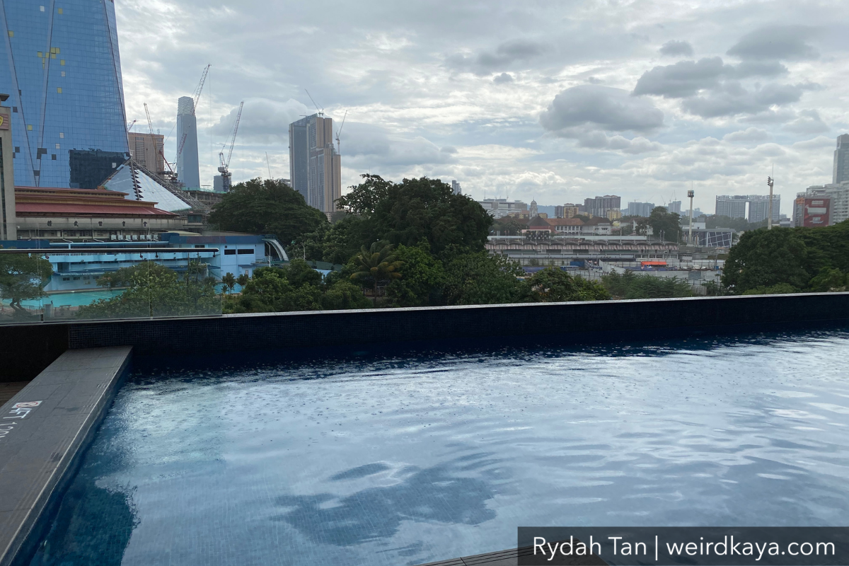 Swimming pool in kl