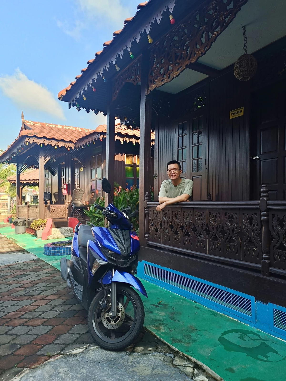 Taiwanese Teacher Rides 2,640KM Alone Through 6 States On Scooter, Says It Was Malaysians’ Kindness He’ll Remember Most