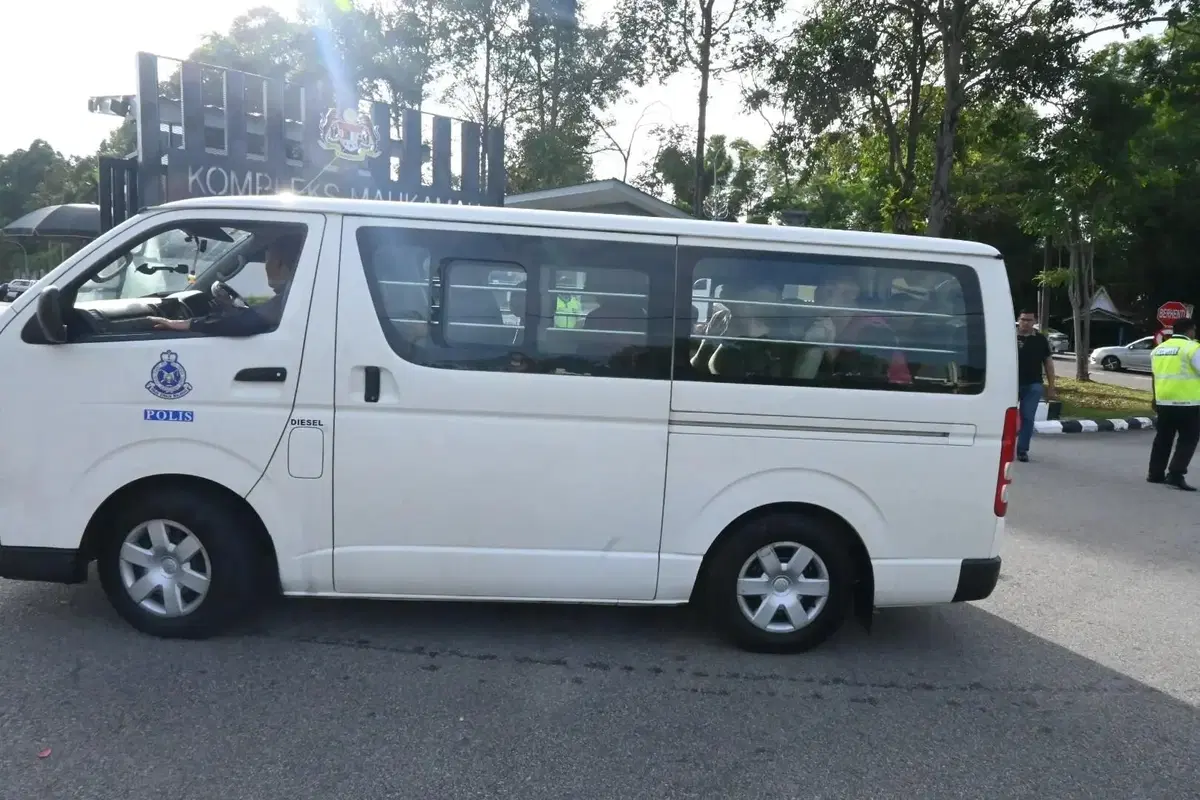Teen behind Melaka murders arrives in court